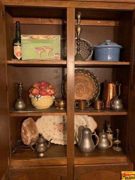 Contents of Cabinet (Cabinet not Included) image