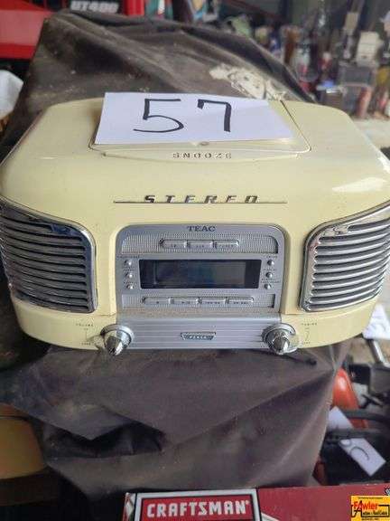 EAC Retro-Style Stereo image