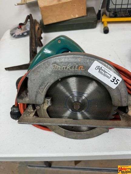 Makita Circular Saw image