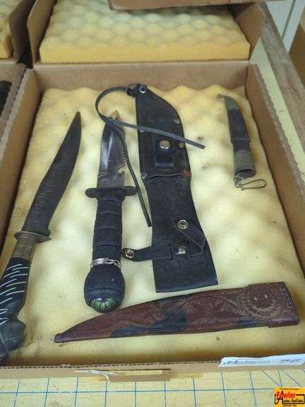 Assortment of Knives image