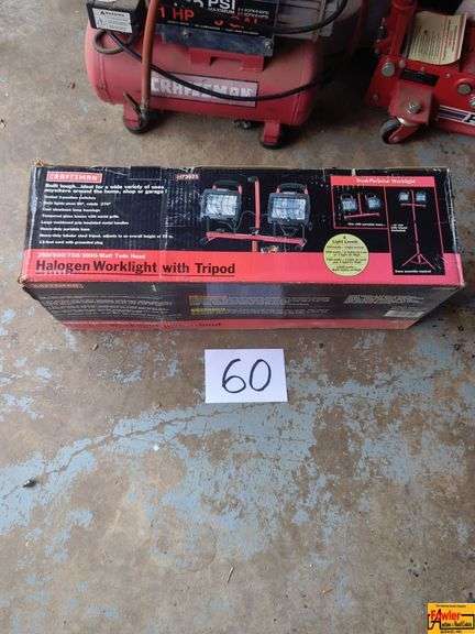 Craftsman Worklight With Tripod image