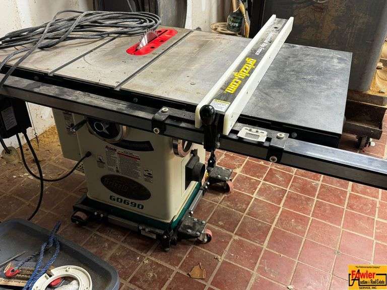 Grizzly Table Saw; Model GO690; NOTE: Single Phase; previously stated as 3 phase image