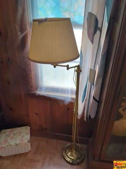 Floor Lamp image
