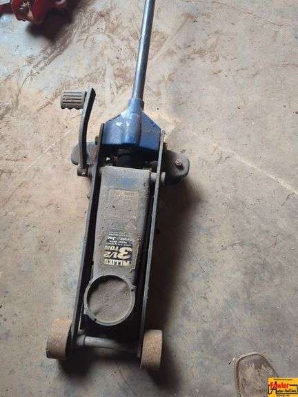 Hydraulic Floor Jack