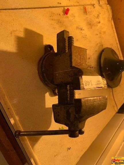 Bench Vise image
