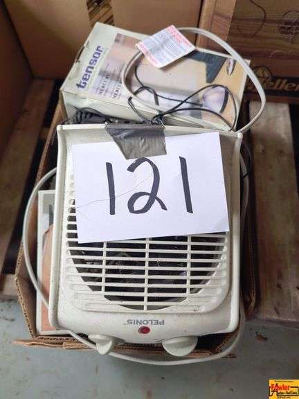 Pelonis Heater With Clip Lamp & Miscellaneous image