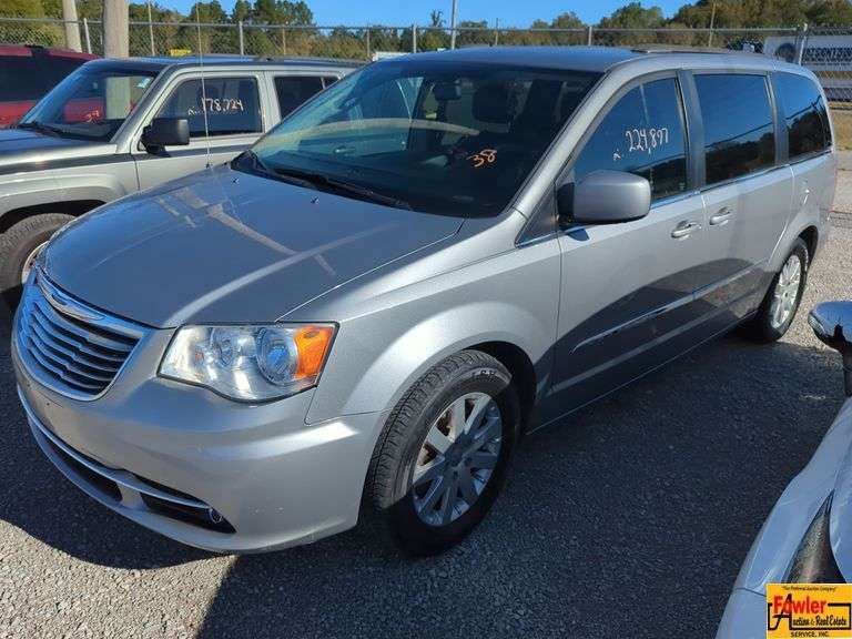 2015 Chrysler Town & Country Van; 224,897 Miles; VIN 2C4RC1BG0FR730399