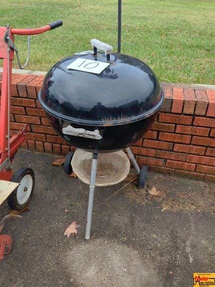 Outdoor Charcoal Grill image