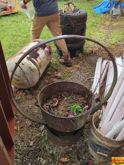 Cast Iron Vintage Wash Pot with Metal Ring & Chain