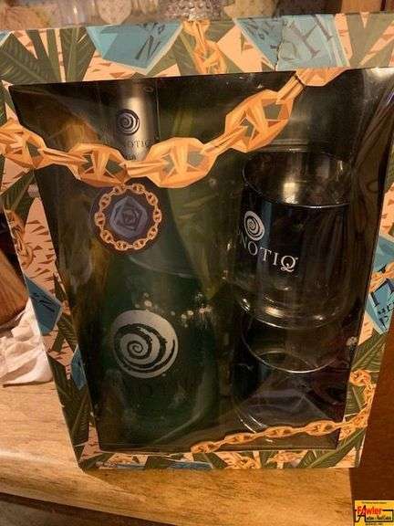 Hpnotiq Liqueur Gift Set image