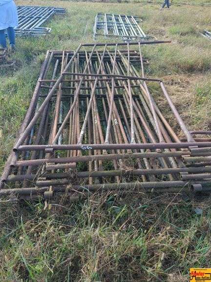 Metal Cattle Fencing Panels image