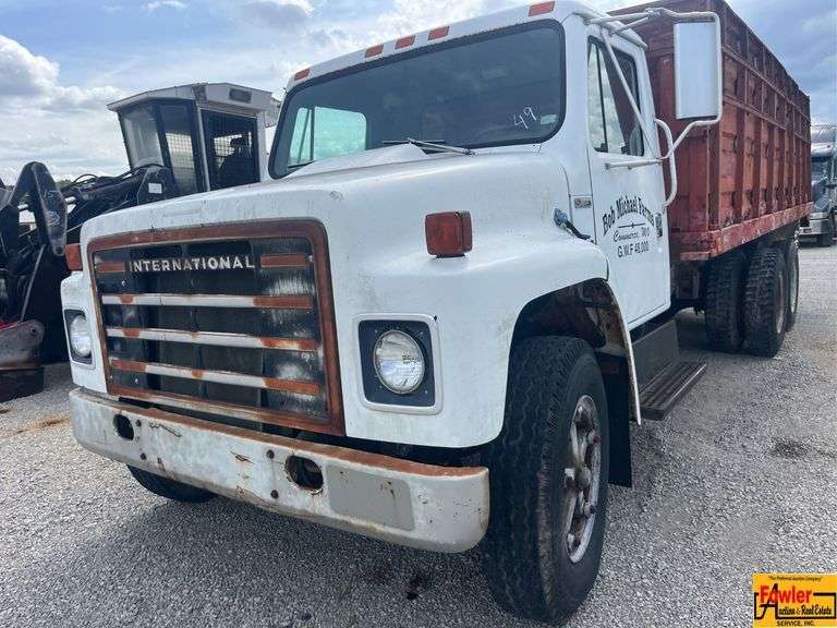 1981 International Dump Truck; VIN 2HTAA17BXBCA21809; 027,241 miles showing. See video.