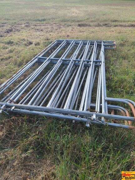 Metal Cattle Fencing Panels image