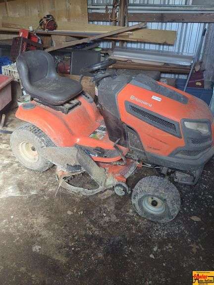 Husqvarna YTH22V42 Riding Mower image