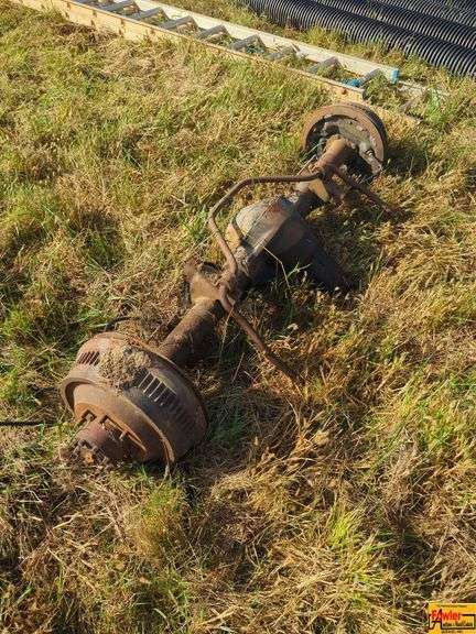 Truck Rear End With Brake Drums image
