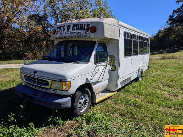 2001 Ford Bus; VIN 1FDXE45F32HA10185 image