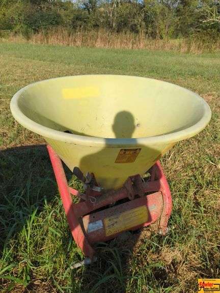 King Kutter 400 Agricultural Broadcast Spreader image