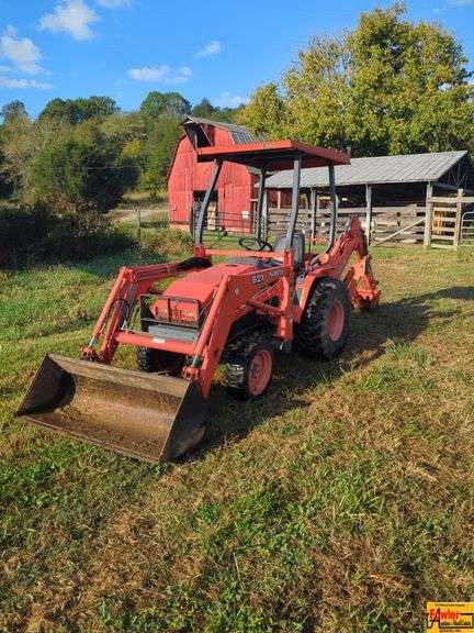 Kubota B21 Tractor Loader Backhoe image