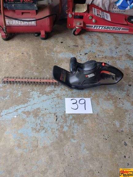 Black and Decker Electric Hedge Trimmer image