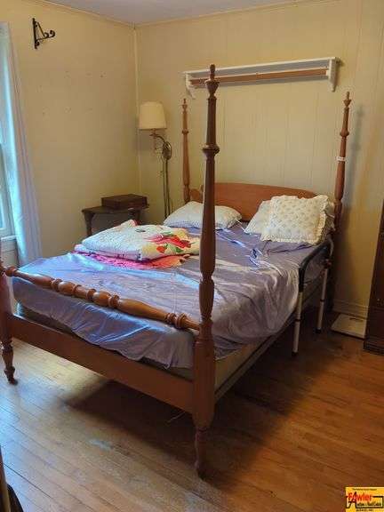 Four Poster Bed image