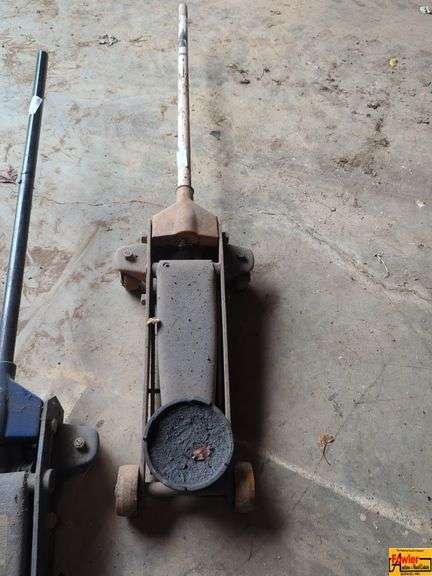 Hydraulic Floor Jack