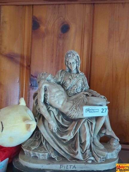 Pieta Figurine image