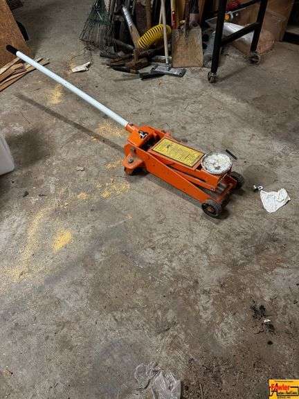 Hydraulic Floor Jack image
