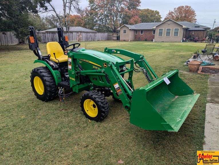 2025 John Deere 2025R Tractor With H130 Bucket; Tractor SN 1LV2025RHFH115821.  Only 99 hours - not even broke in yet. image