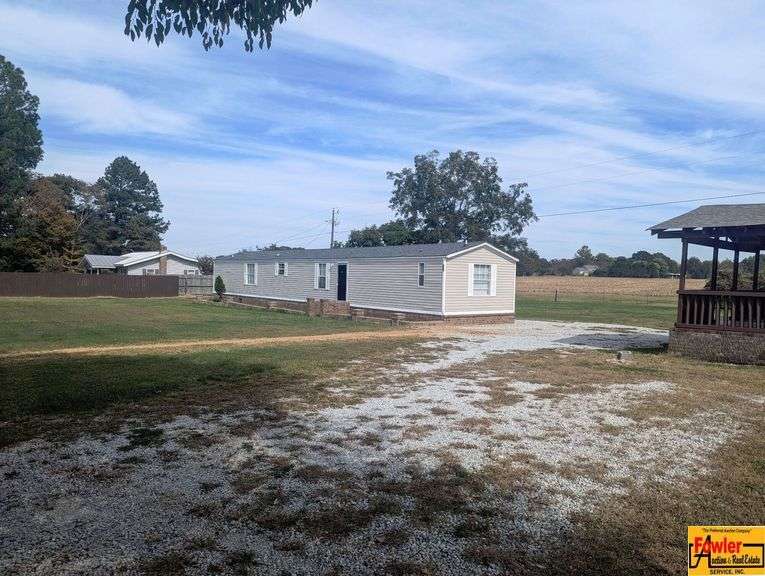 3-Bedroom Mobile Home & 2-Bedroom Home On 1-Acre in West Limestone County.  Selling For One Money. image
