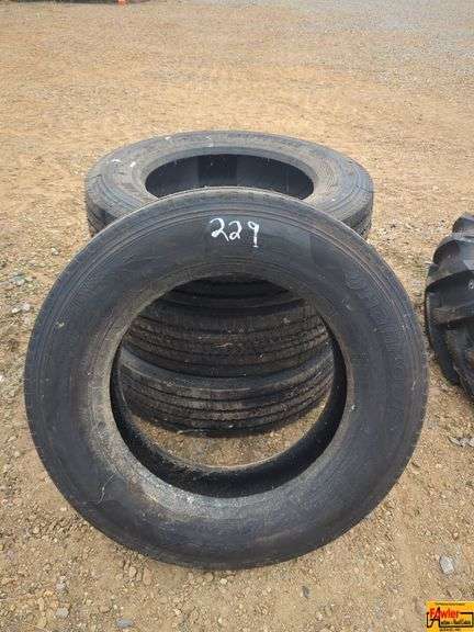 (4) 255/70 R22.5 Tires image