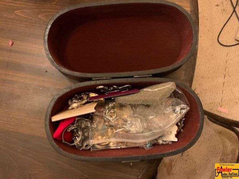 Trinket Box & Contents image