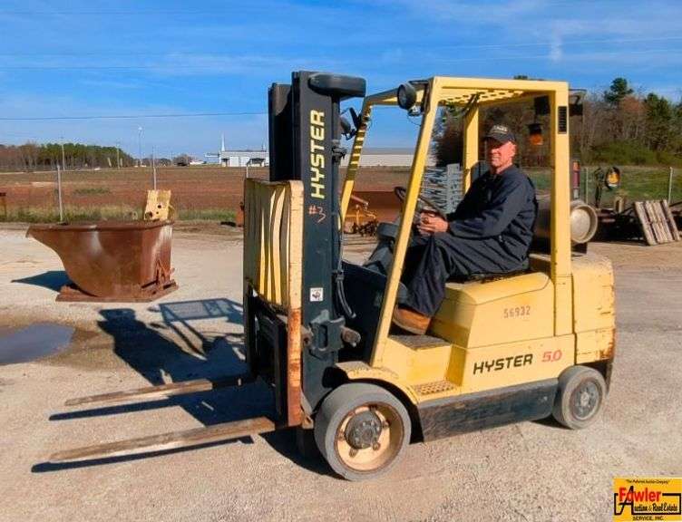 Hyster 50 Forklift, Model S50 XM, 5,000 Capacity image