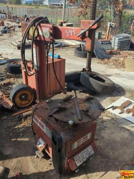 Coats RC-15A Rim Clamp Tire Changer image