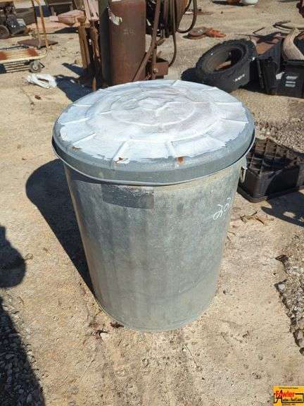 Galvanized Steel Trash Can with Lid image
