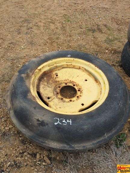 Single John Deere Tire image