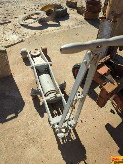 Large Rolling Floor Jack - Automotive Lift image