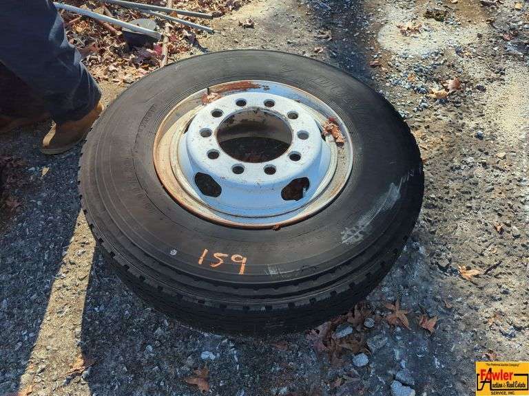 10.00R20 Steel Tire with Wheel image