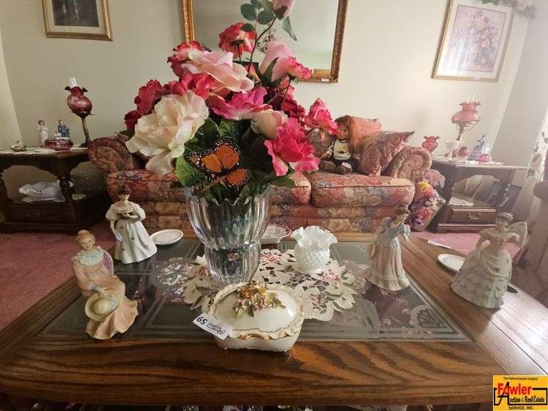 Contents on Coffee Table image