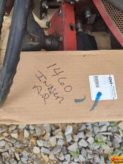 1460 International Combine Parts image