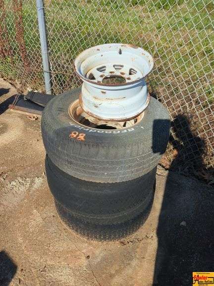 8-Lug 15" Rims image