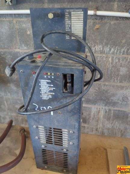 Industrial 24-Volt Forklift Charger image