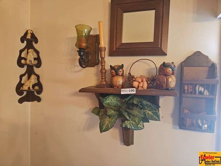 Wall Decor and Figurines image