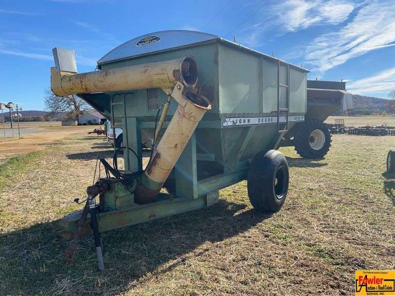 John Deere 1210 Grain Cart image
