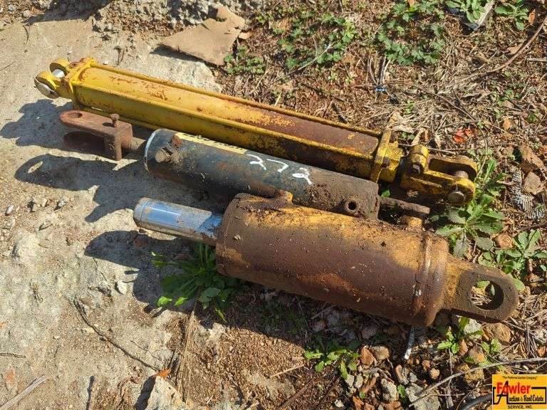 Hydraulic Cylinders image