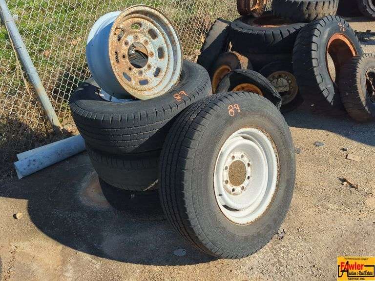 (4) 8 Lug 16" Rims & Tires image