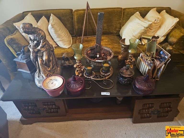 Mixed Collection of Home Decor and Collectibles image