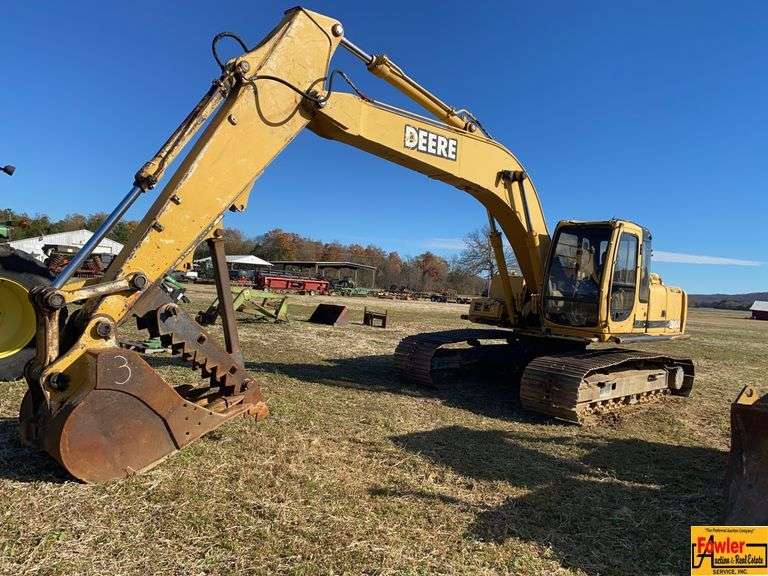1998 John Deere 200 LC Excavator With Thumb; 9,168 hrs image
