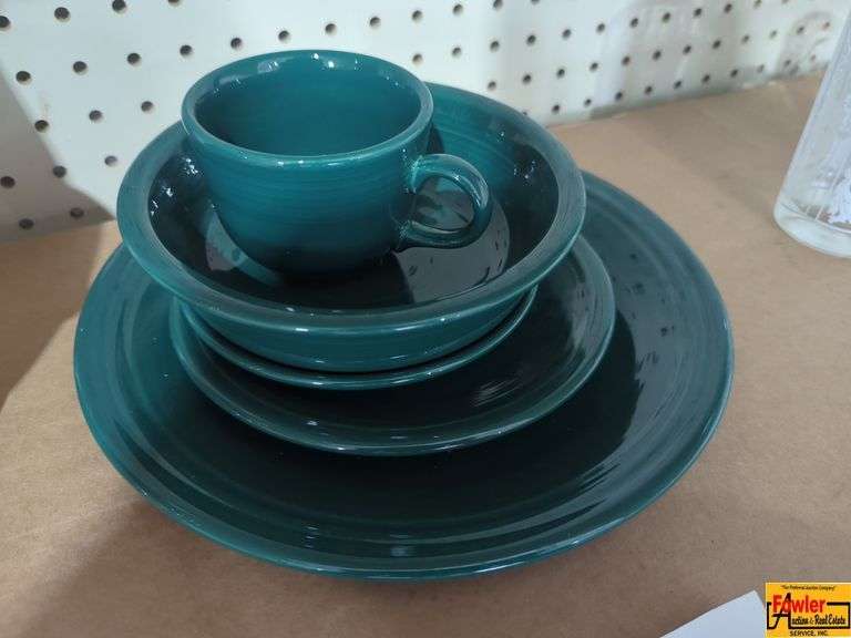 Retired FIESTAWARE 'Evergreen' 5 pieces (H265) image