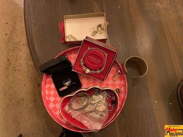 Assorted Jewelry image