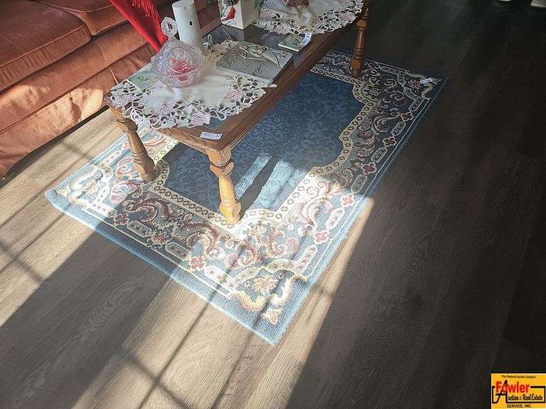 Area Rug, Approximately 5'x7' image